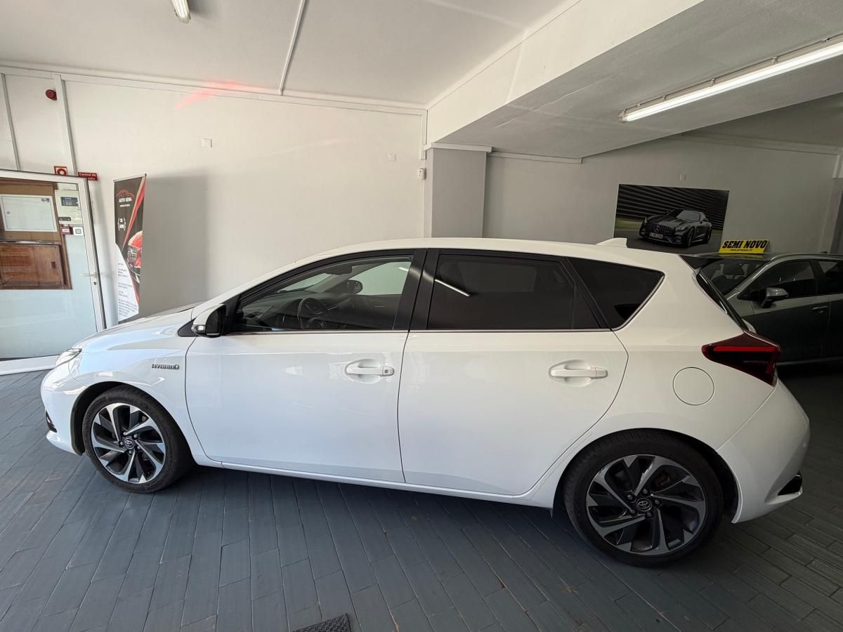 toyota-auris-2016-hibrido-a-gasolina-1798cc
