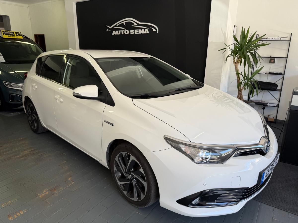 toyota-auris-2016-hibrido-a-gasolina-1798cc