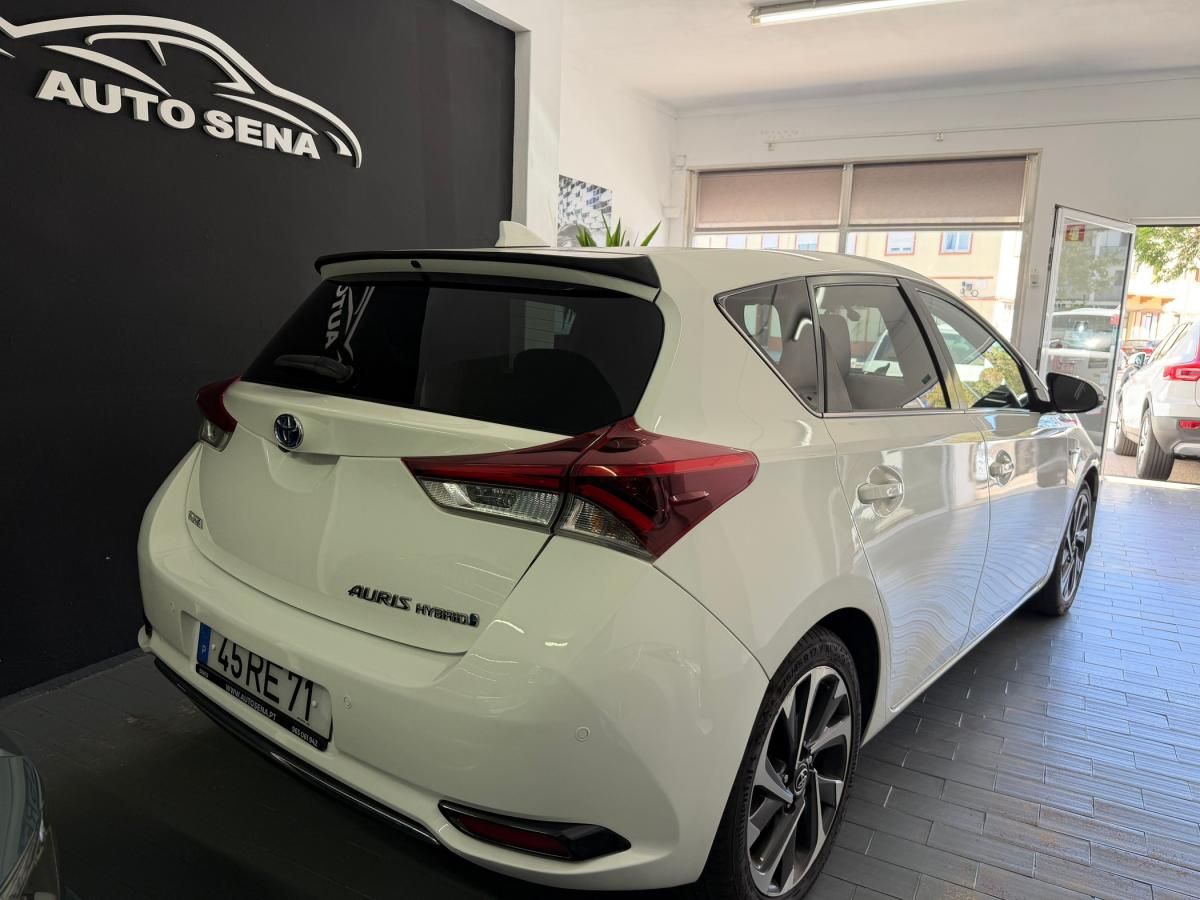 toyota-auris-2016-hibrido-a-gasolina-1798cc
