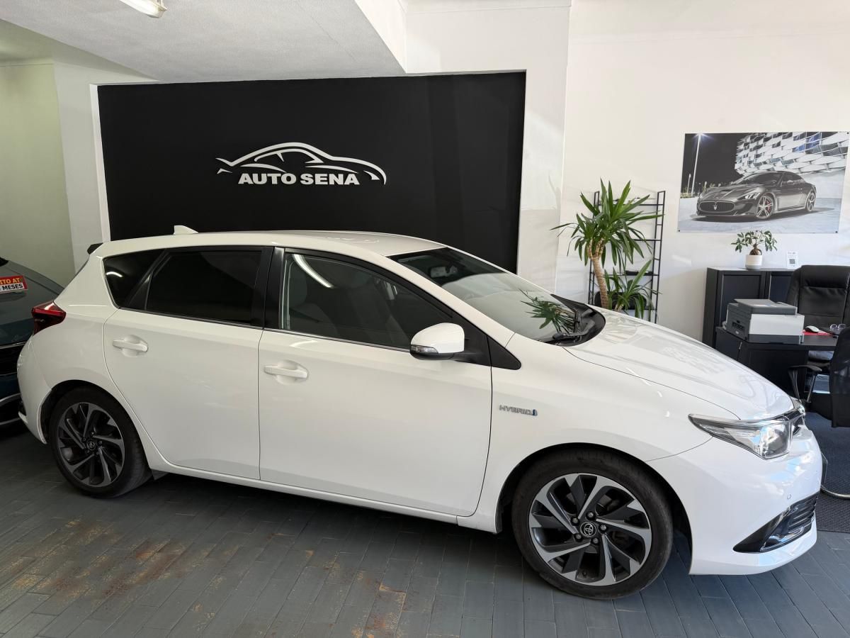 toyota-auris-2016-hibrido-a-gasolina-1798cc