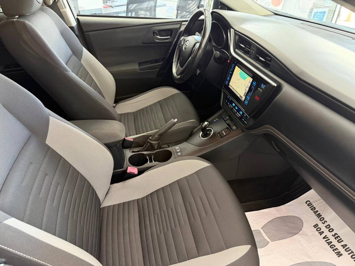 toyota-auris-2016-hibrido-a-gasolina-1798cc