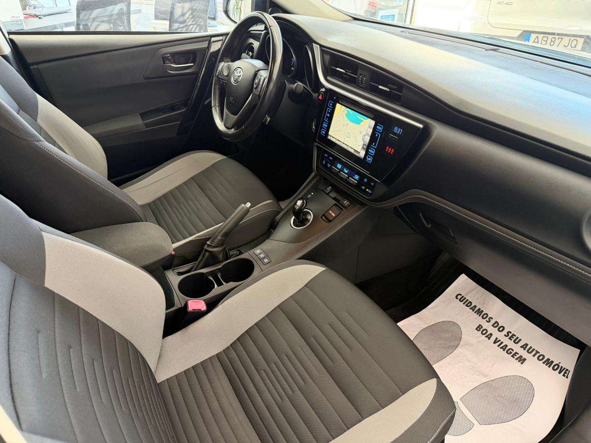 toyota-auris-2016-hibrido-a-gasolina-1798cc