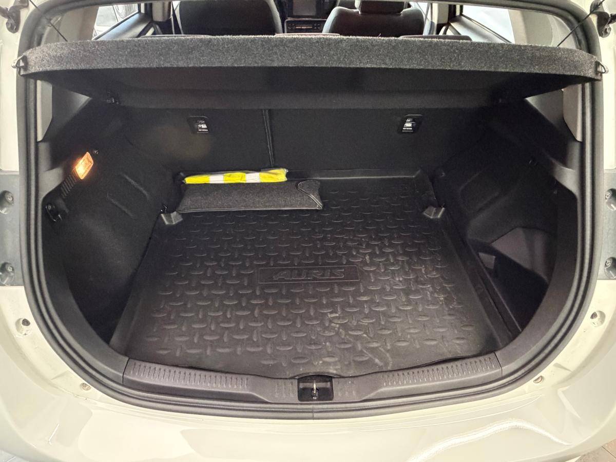 toyota-auris-2016-hibrido-a-gasolina-1798cc