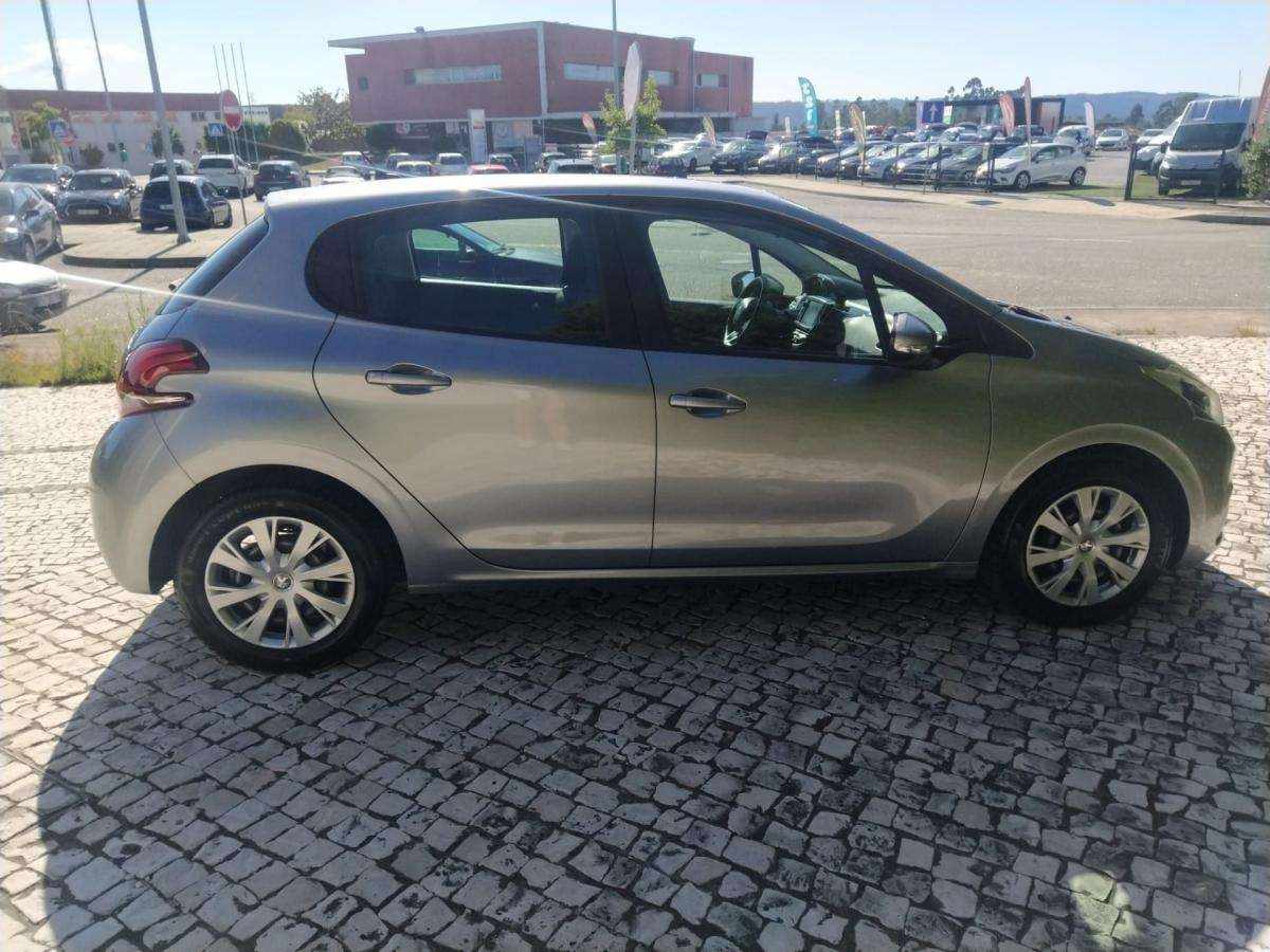 peugeot-208-2019-diesel-1499cc