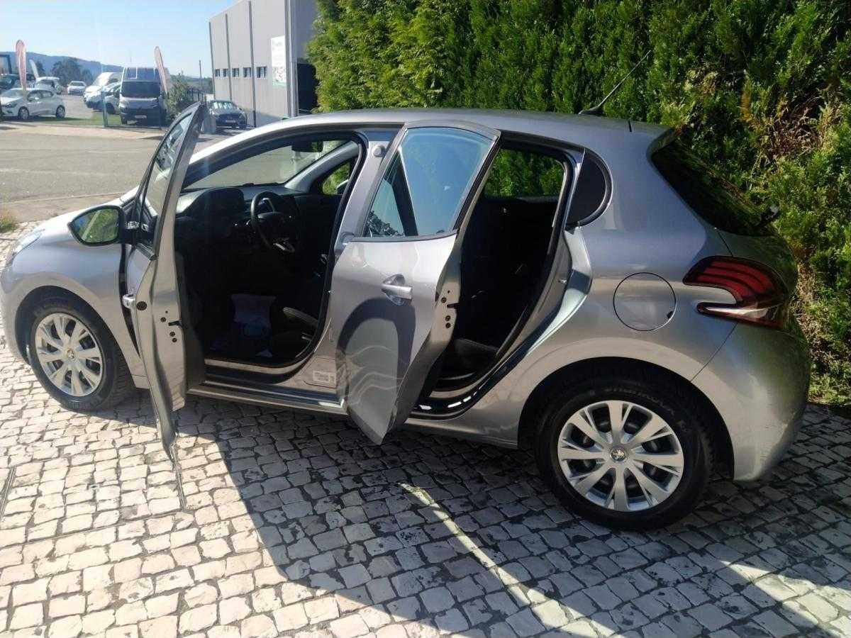 peugeot-208-2019-diesel-1499cc
