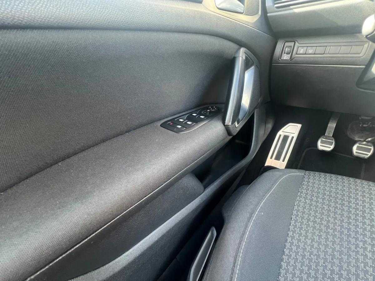 peugeot-308-2017-gasolina-1199cc