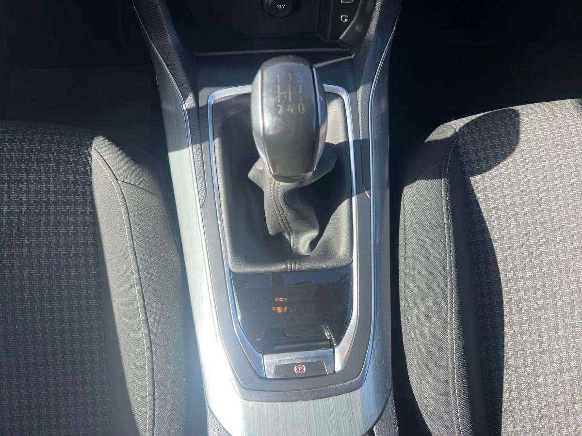 peugeot-308-2017-gasolina-1199cc