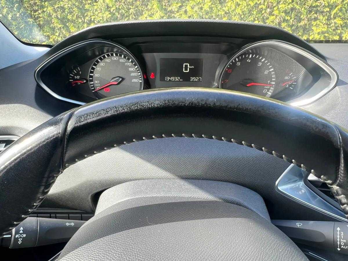peugeot-308-2017-gasolina-1199cc