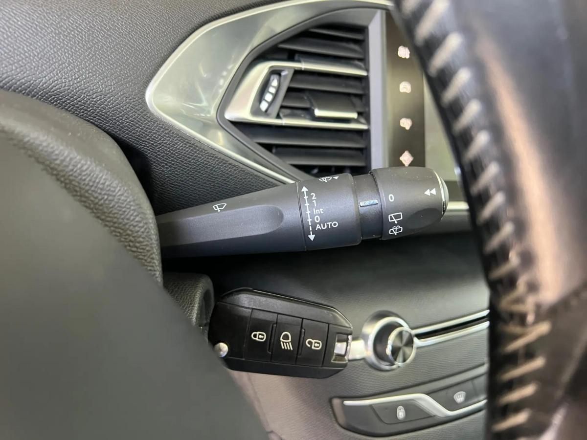 peugeot-308-sw-2015-diesel-1560cc
