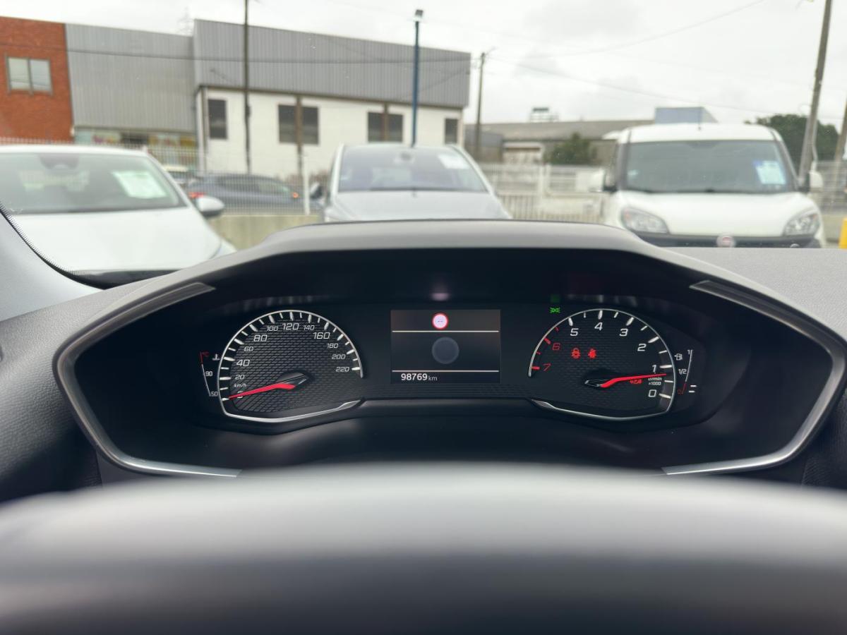 peugeot-2008-2021-diesel-1499cc