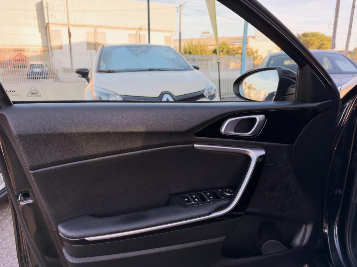 kia-xceed-2022-hibrido-a-gasolina-1580cc