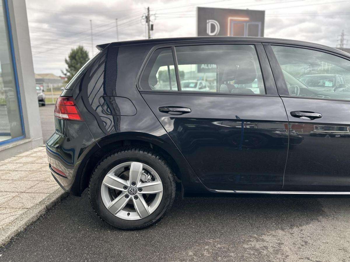 volkswagen-golf-2018-diesel-1598cc
