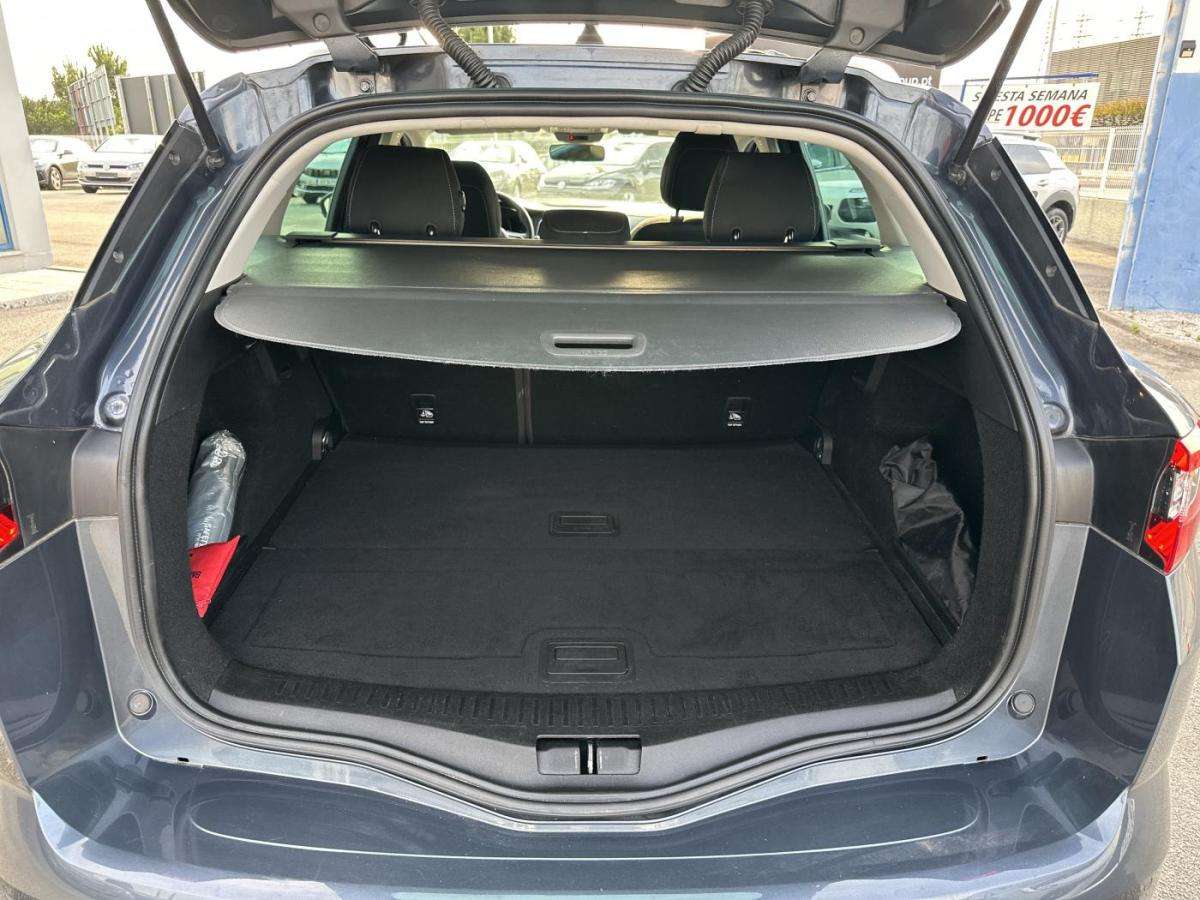 renault-megane-sport-tourer-2018-gasolina-1332cc