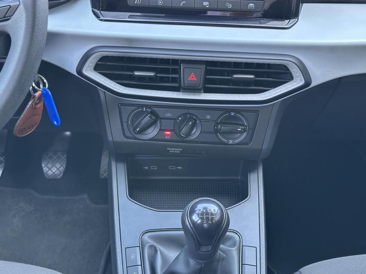seat-ibiza-2023-gasolina-999cc