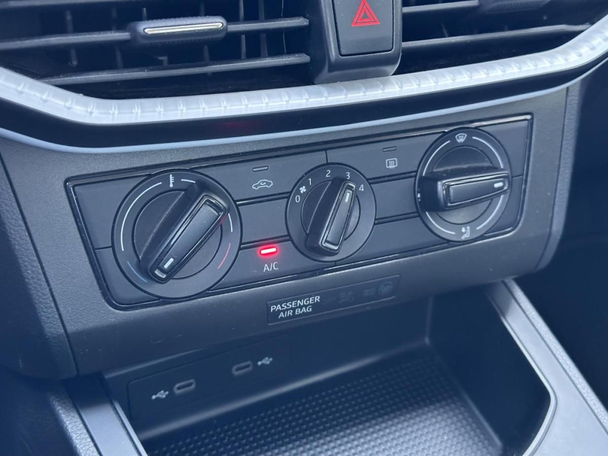 seat-ibiza-2023-gasolina-999cc
