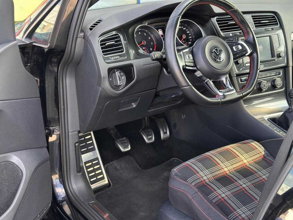 volkswagen-golf-2015-gasolina-1984cc