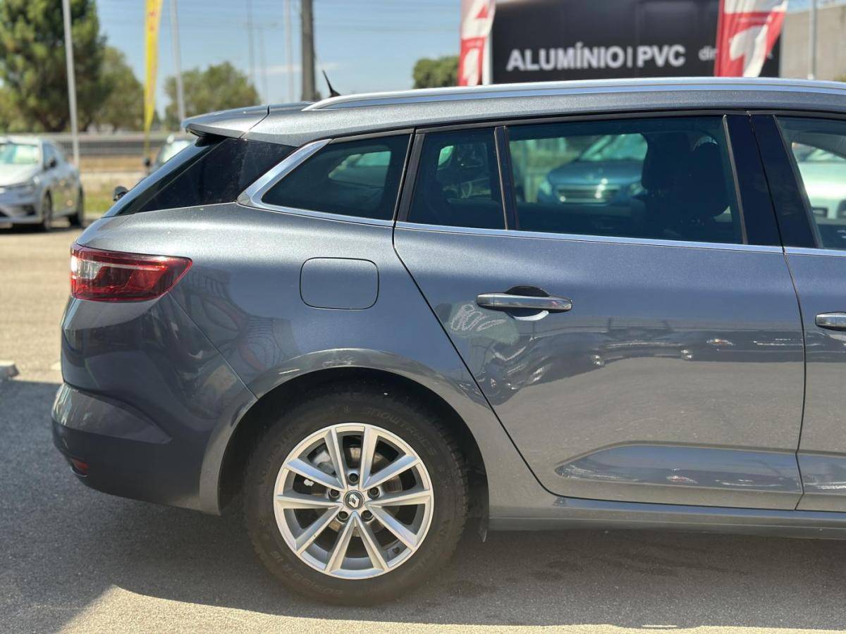 renault-megane-sport-tourer-2017-gasolina-1197cc