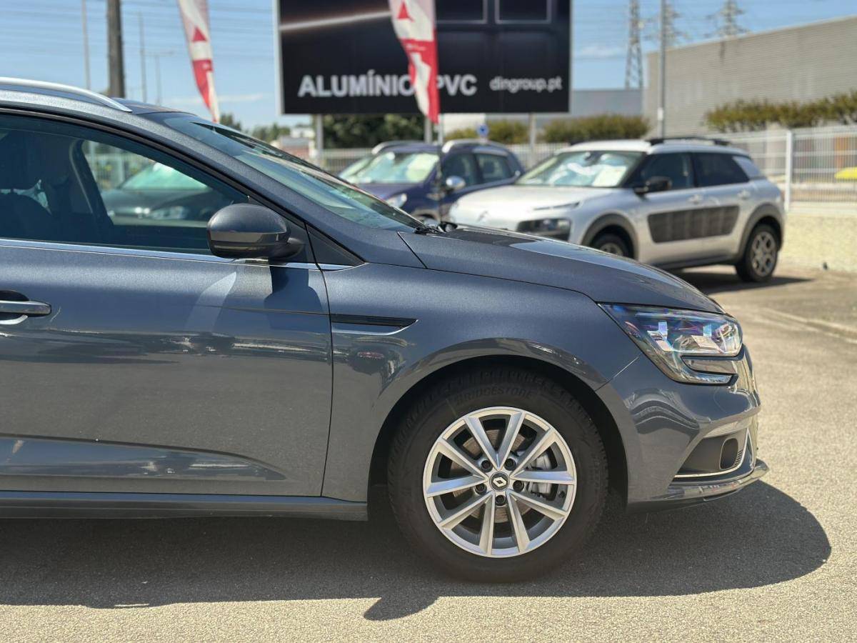 renault-megane-sport-tourer-2017-gasolina-1197cc