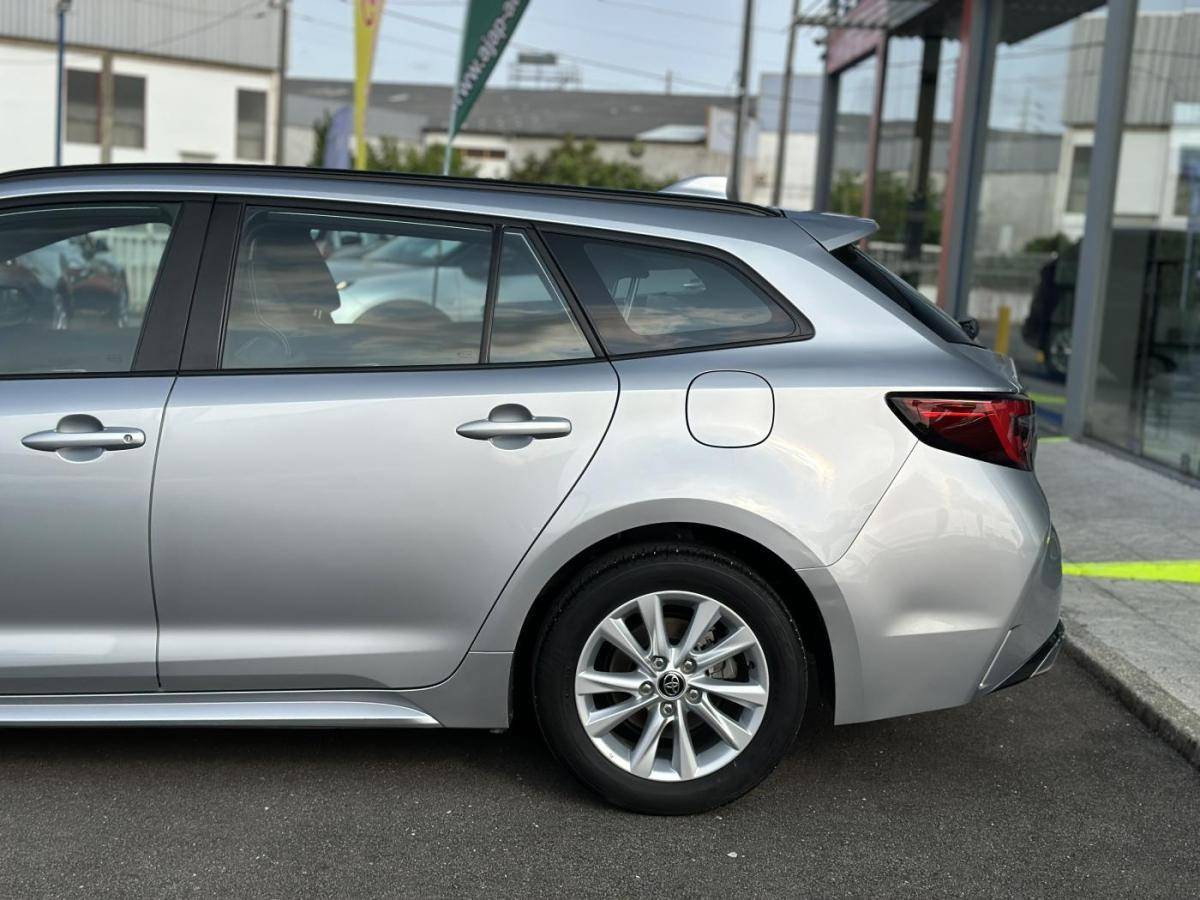 toyota-corolla-sw-2024-hibrido-a-gasolina-1798cc
