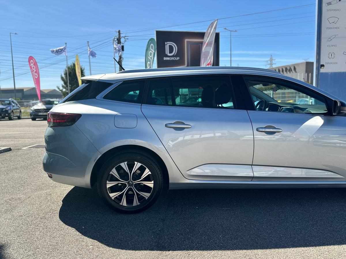 renault-megane-sport-tourer-2022-diesel-1461cc