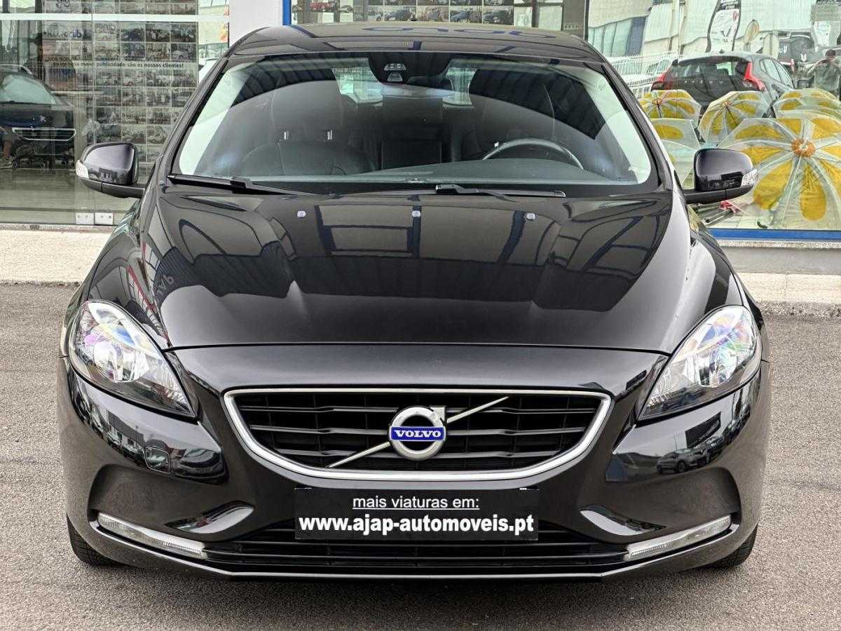 volvo-v40-2015-diesel-1560cc