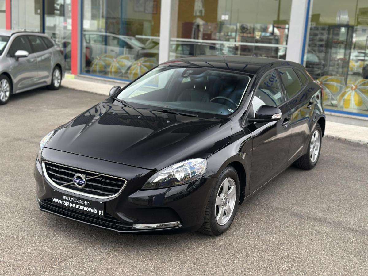volvo-v40-2015-diesel-1560cc