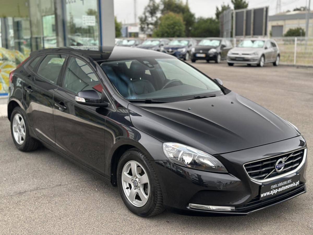 volvo-v40-2015-diesel-1560cc