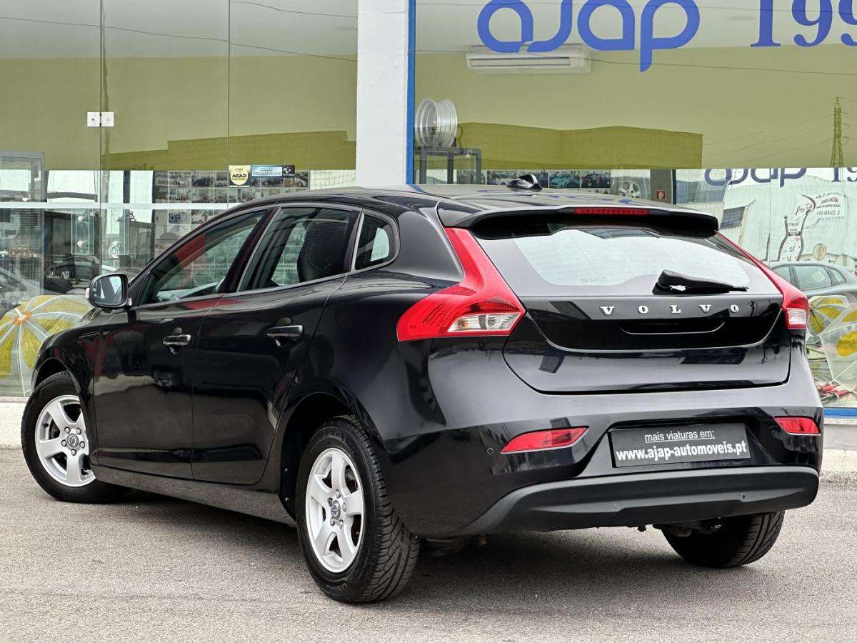 volvo-v40-2015-diesel-1560cc