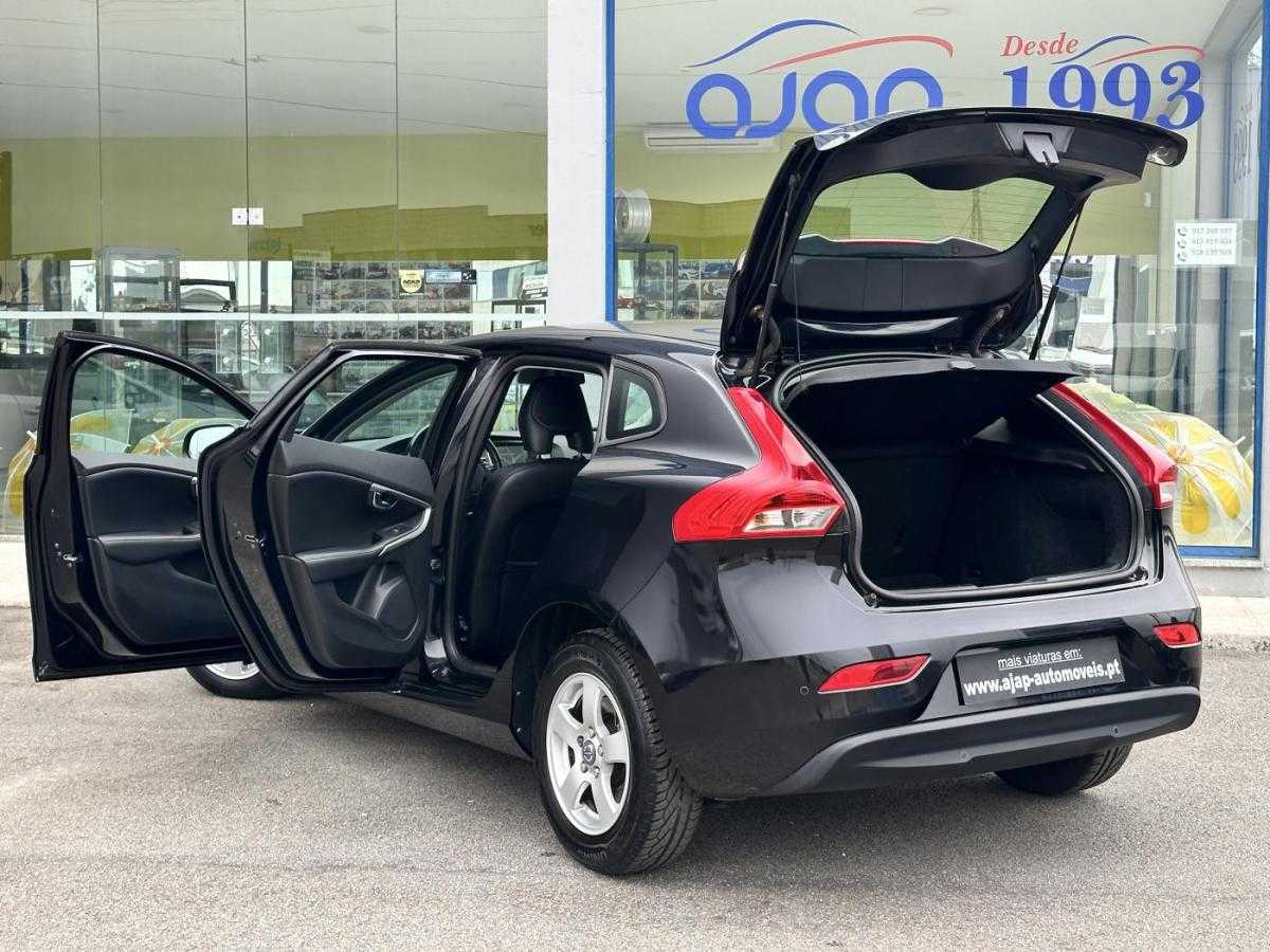 volvo-v40-2015-diesel-1560cc