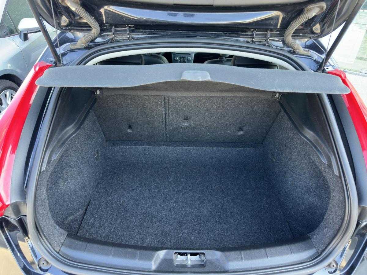 volvo-v40-2015-diesel-1560cc