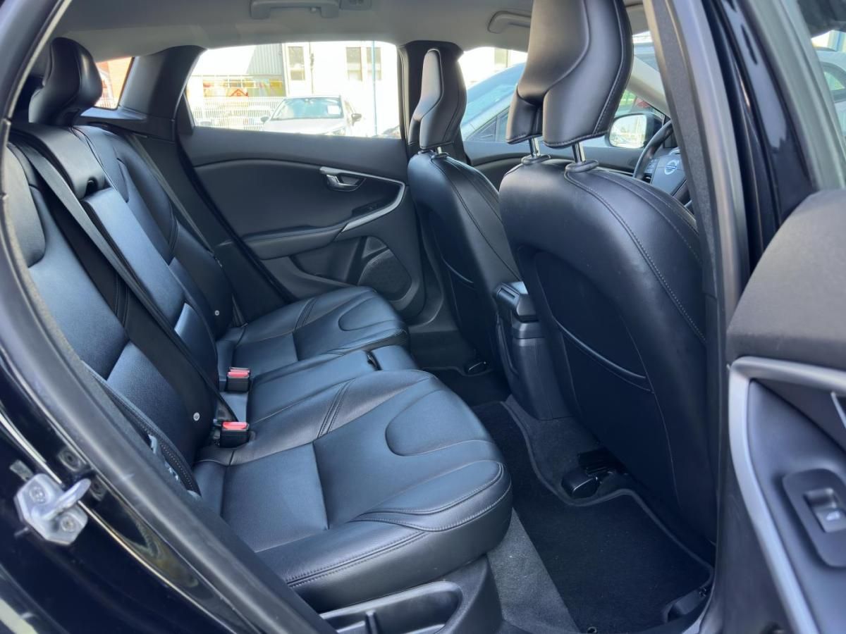 volvo-v40-2015-diesel-1560cc