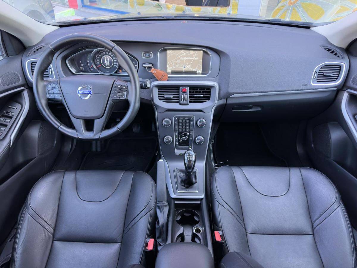 volvo-v40-2015-diesel-1560cc