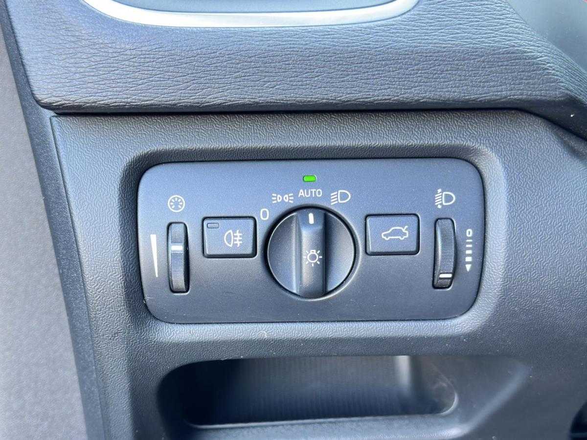 volvo-v40-2015-diesel-1560cc