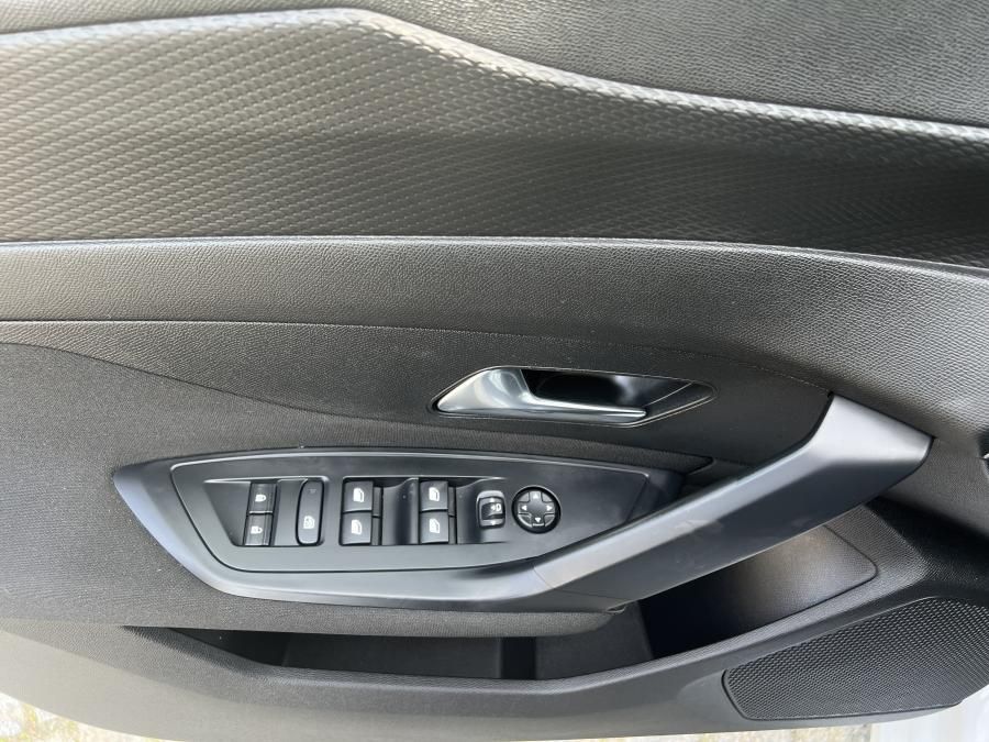 peugeot-308-2023-hibrido-a-gasolina-1598cc