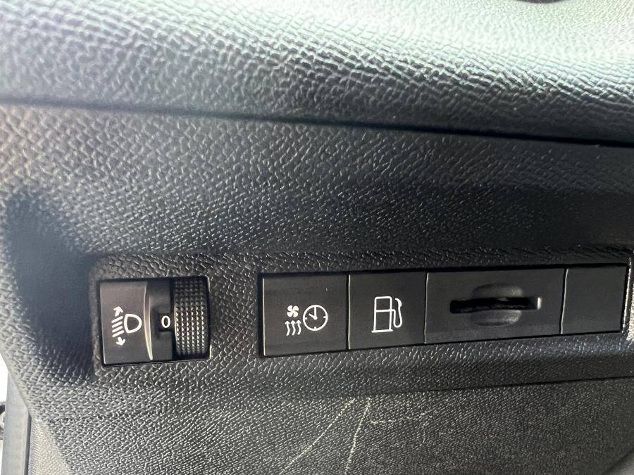peugeot-308-2023-hibrido-a-gasolina-1598cc