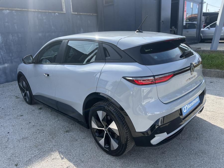 renault-megane-e-tech-2023-eletrico-0cc