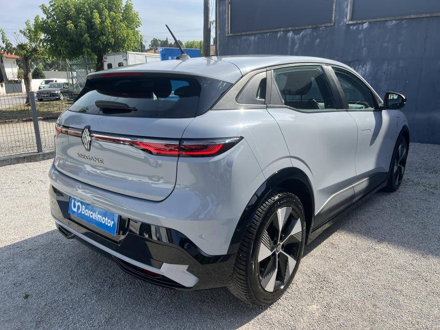 renault-megane-e-tech-2023-eletrico-0cc