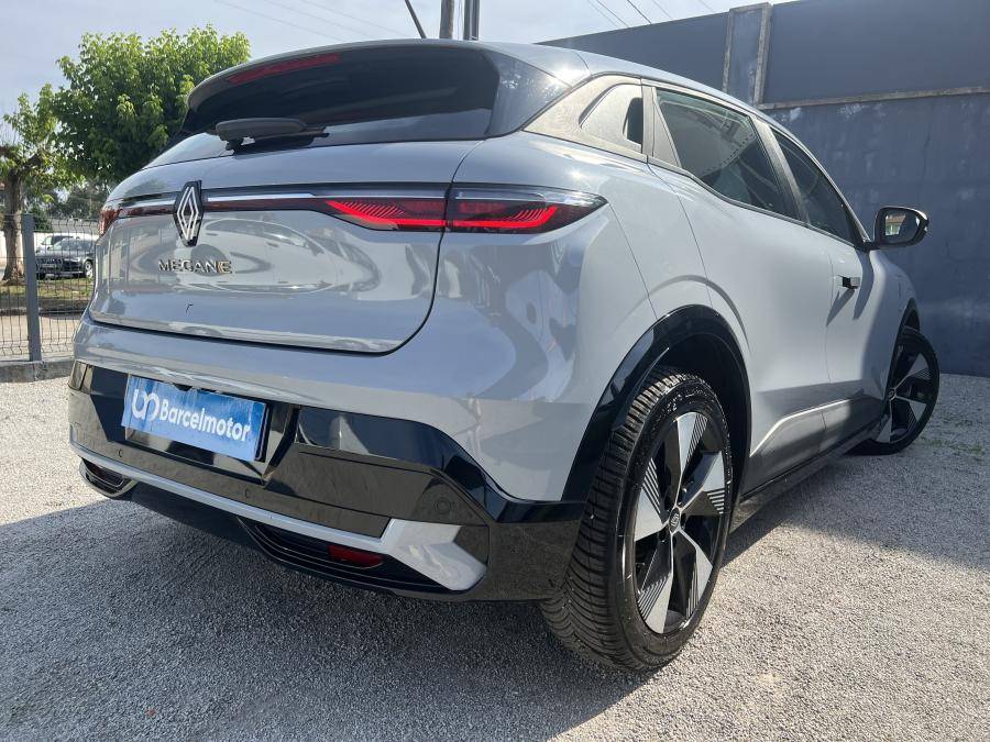 renault-megane-e-tech-2023-eletrico-0cc