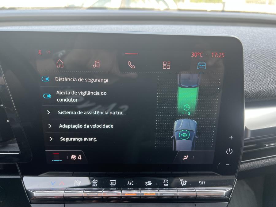 renault-megane-e-tech-2023-eletrico-0cc