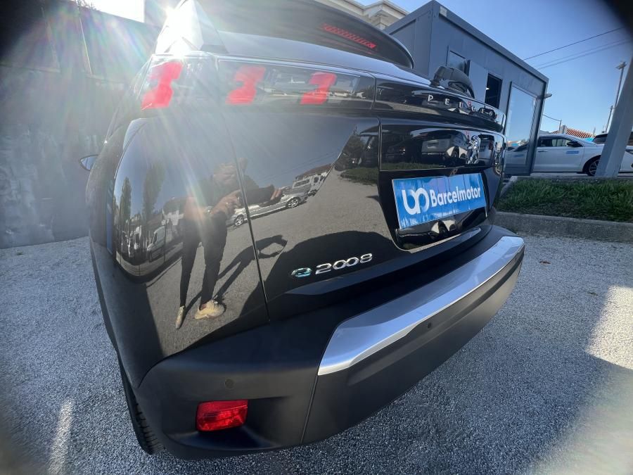 peugeot-e-2008-2021-eletrico-0cc