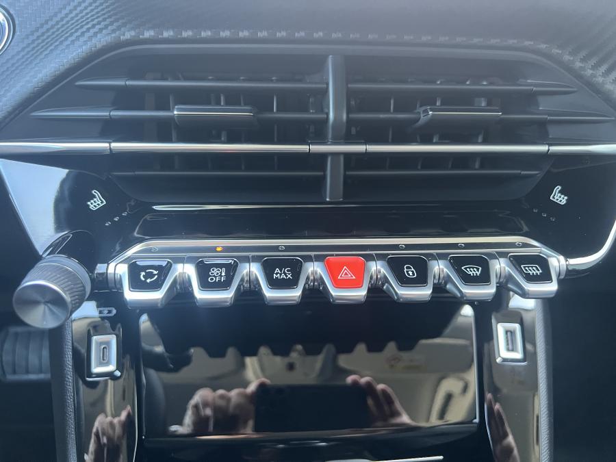 peugeot-e-2008-2021-eletrico-0cc