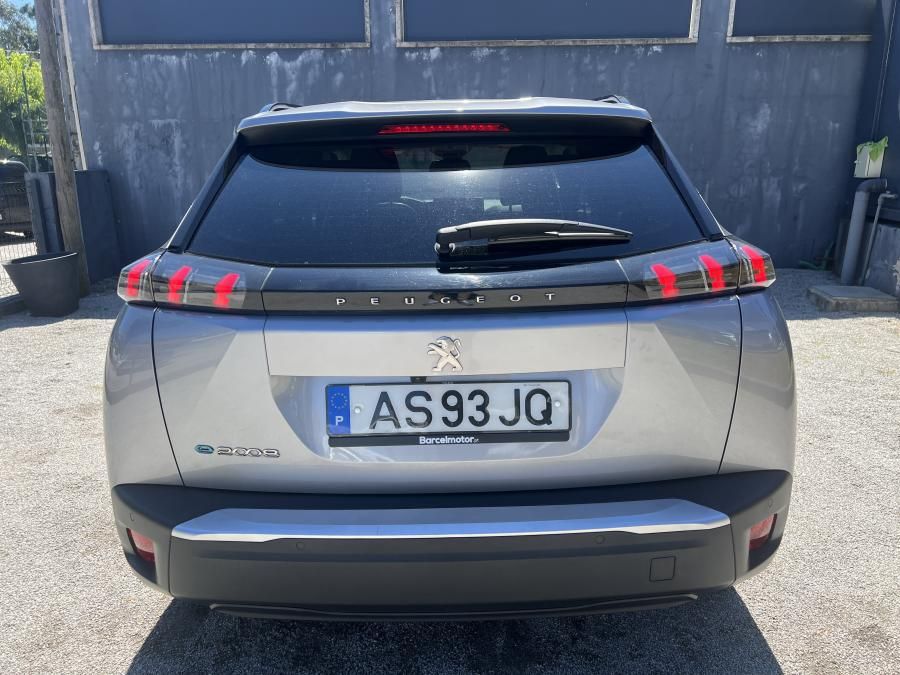 peugeot-e-2008-2022-eletrico-0cc