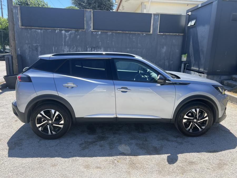 peugeot-e-2008-2022-eletrico-0cc