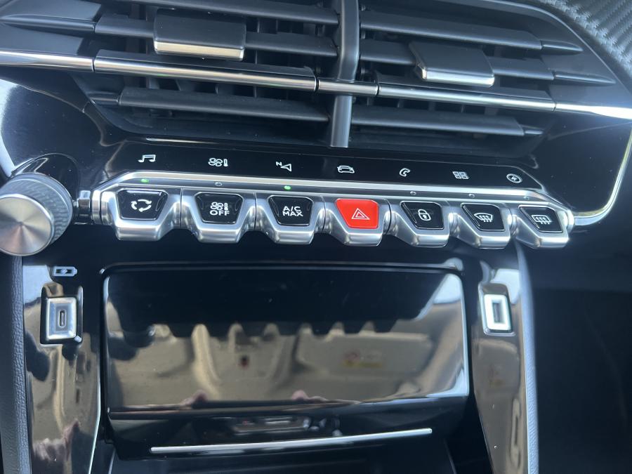 peugeot-e-2008-2022-eletrico-0cc