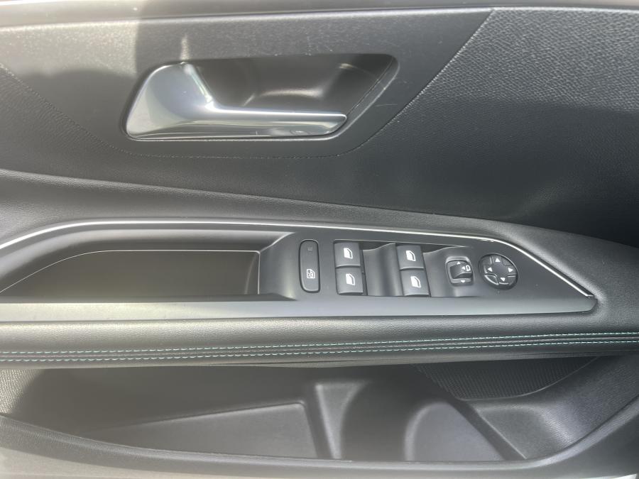 peugeot-3008-2023-hibrido-a-gasolina-1598cc