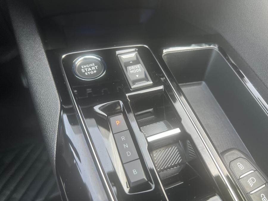 peugeot-3008-2023-hibrido-a-gasolina-1598cc