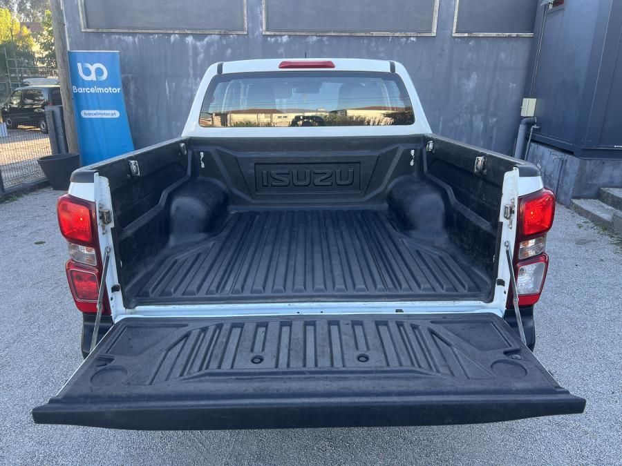 isuzu-d-max-2023-diesel-1898cc