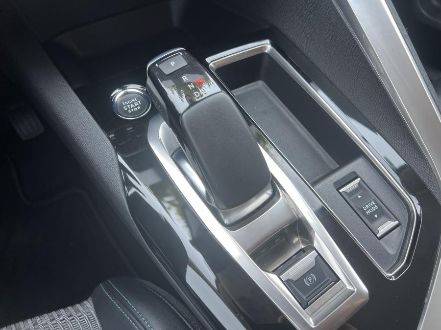 peugeot-3008-2022-hibrido-a-gasolina-1598cc