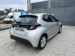 toyota-yaris-2021-hibrido-a-gasolina-1490cc