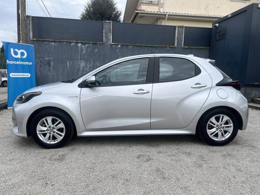 toyota-yaris-2021-hibrido-a-gasolina-1490cc
